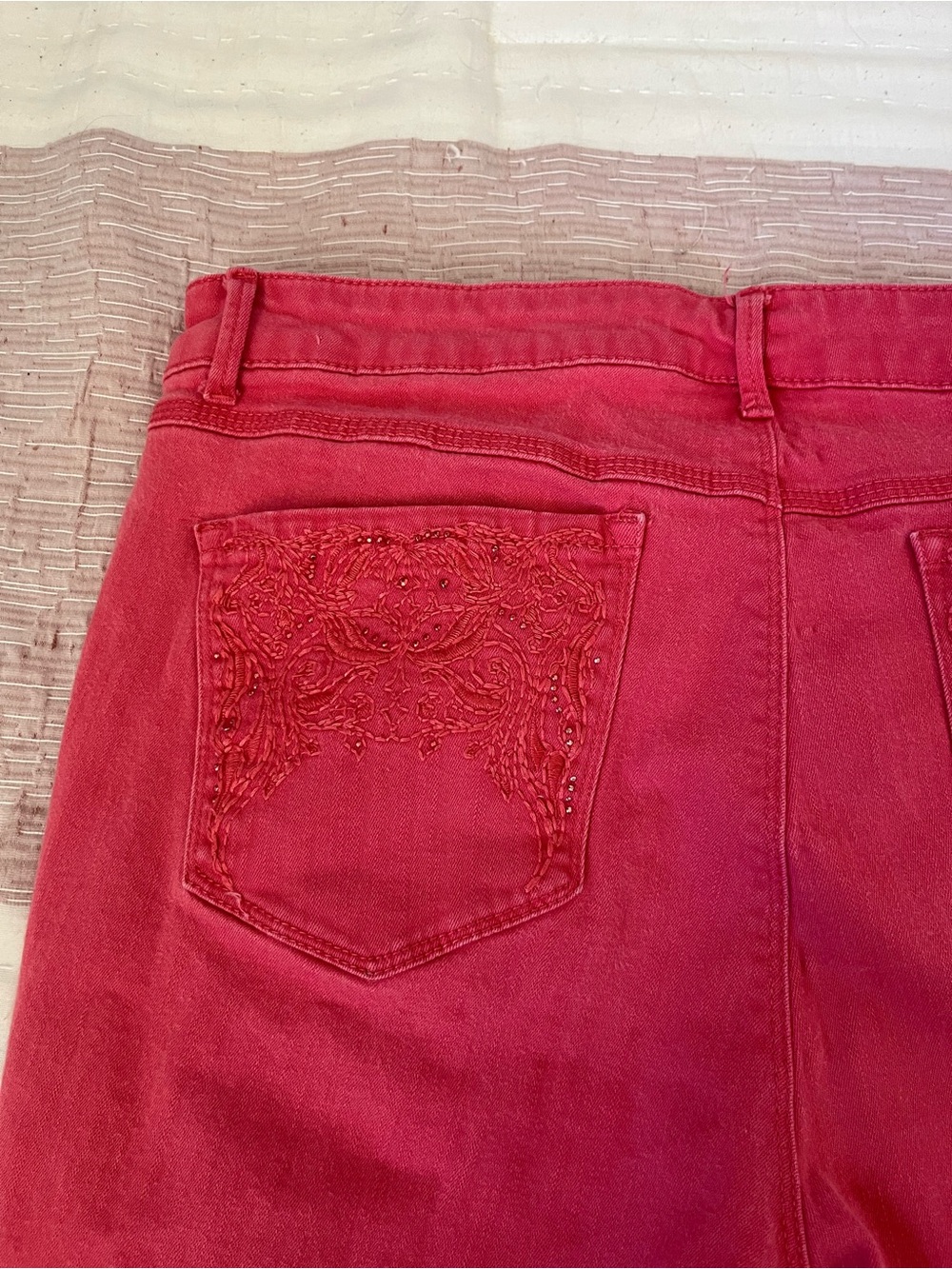 Y2K 2000s Gloria Vanderbilt Pink Denim Capri Jeans Embroidered Beaded Accents 10